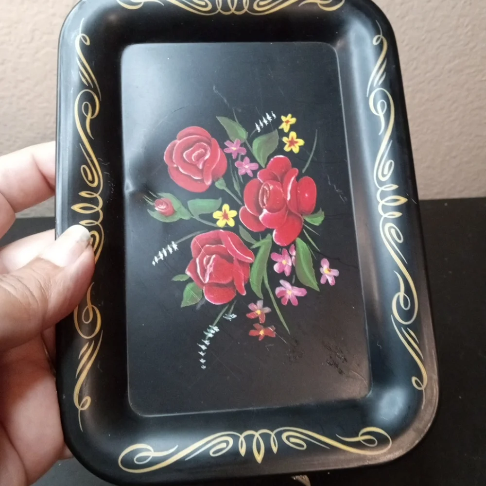 GORGEOUS Handpainted Black Toleware 4